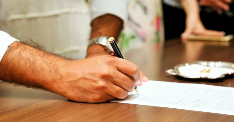 découvrez tout ce qu'il faut savoir sur les frais de notaire : explications, calculs et conseils pour mieux les comprendre et les gérer lors de vos transactions immobilières.