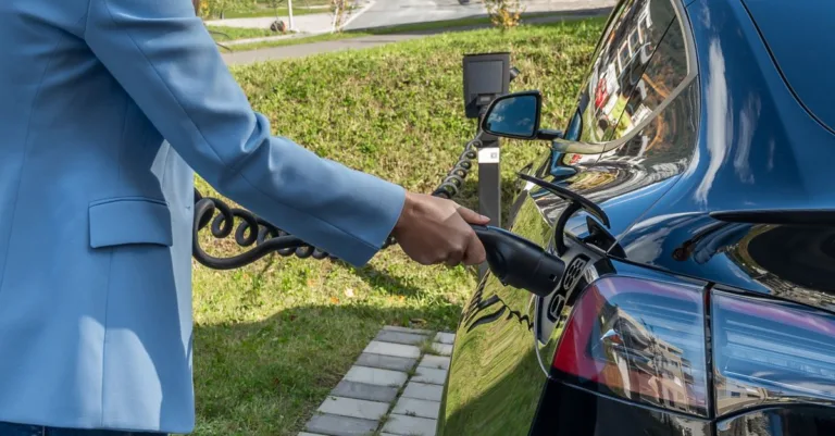 découvrez le coût de l'assurance pour voiture électrique et trouvez les meilleures offres adaptées à vos besoins.