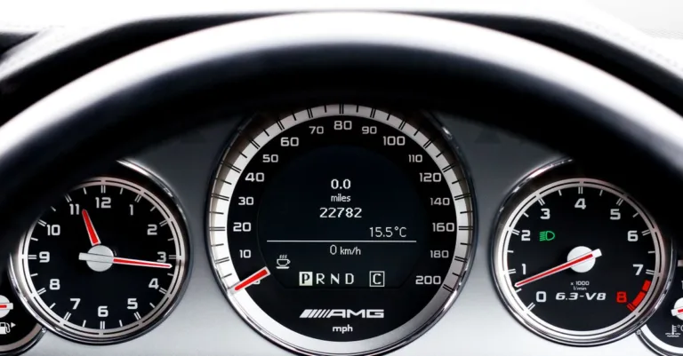 comprendre le régime moteur (rpm) : mesure essentielle de la vitesse de rotation du moteur pour optimiser les performances et la consommation.