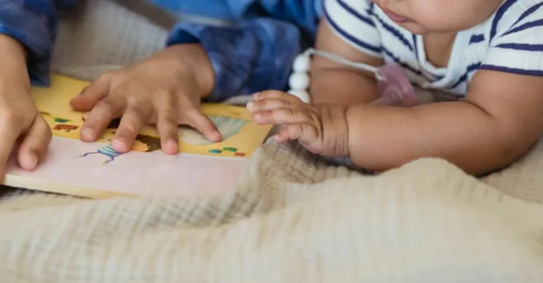 découvrez l'importance de l'alphabétisation précoce pour le développement cognitif et linguistique des enfants, et comment la favoriser dès le plus jeune âge.