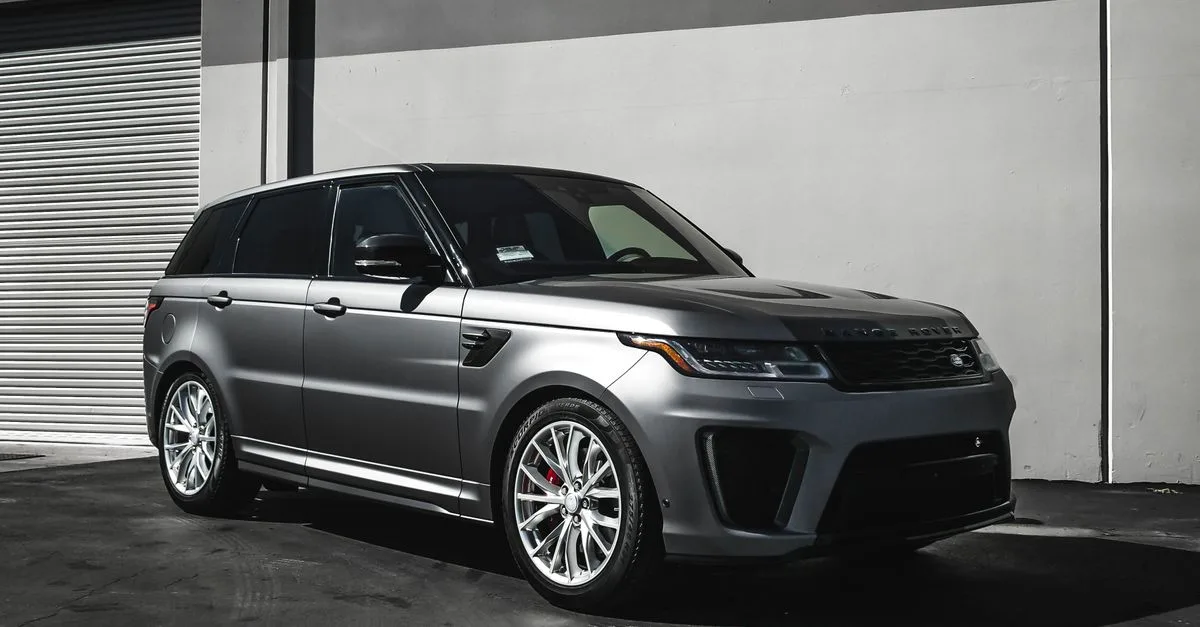 découvrez nardo gray, une teinte grise élégante et moderne idéale pour une finition sophistiquée dans vos projets de design et d'automobile.