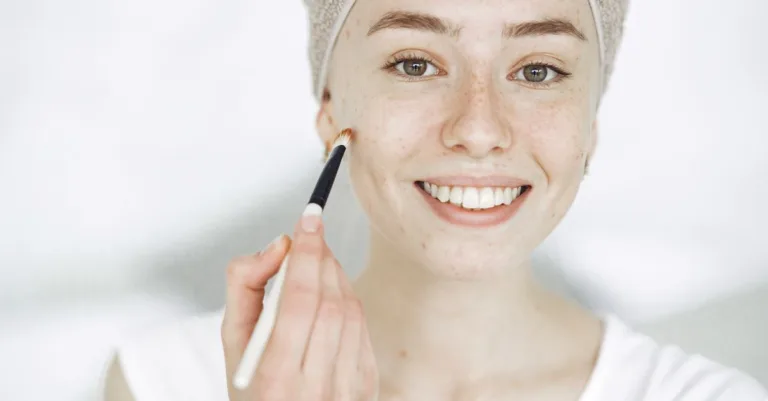 découvrez nos astuces beauté pour sublimer votre peau, vos cheveux et votre maquillage au quotidien.