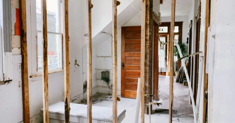 découvrez des conseils et astuces pour réussir votre rénovation de maison, du planning à la réalisation, afin de transformer votre espace de vie selon vos envies.