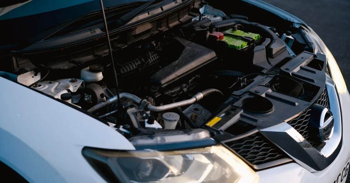 découvrez la durée de vie moyenne d'une batterie de voiture, les signes de défaillance et des conseils pour prolonger son efficacité.