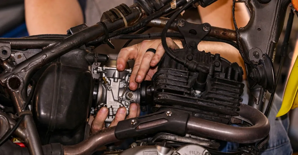 découvrez les causes et solutions liées au mauvais réglage du carburateur pour optimiser les performances de votre moteur et éviter les pannes.